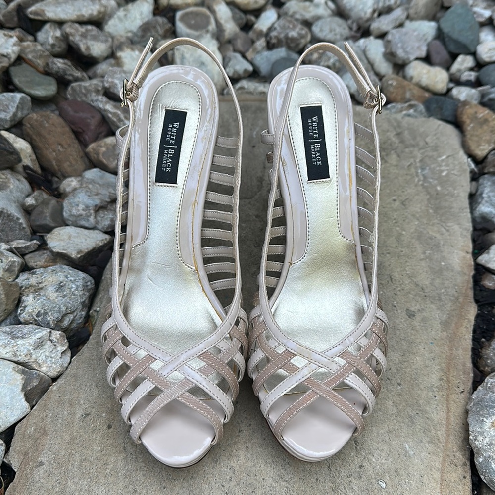 White House Black Market Leather Upper Ivory Nude Tan Sandal Heels 7.5M